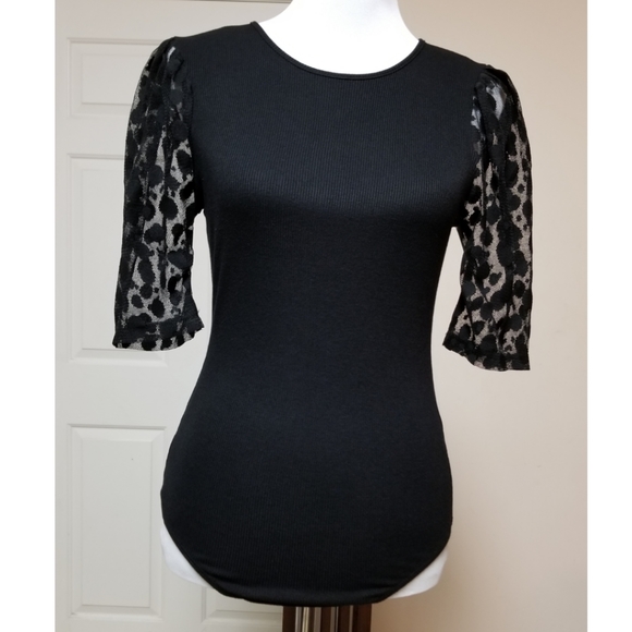 ๐๏ธโฌ๏ธ๐HOST PICK๐ Good Luck Gem Black Mesh Dot Sleeve Bodysuit - Picture 2 of 8